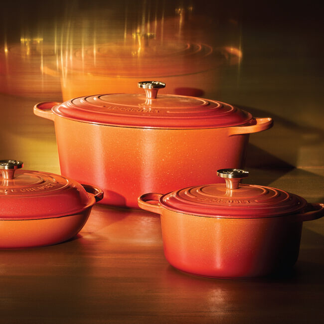 Signature Oval Dutch Oven with Crucible Knob