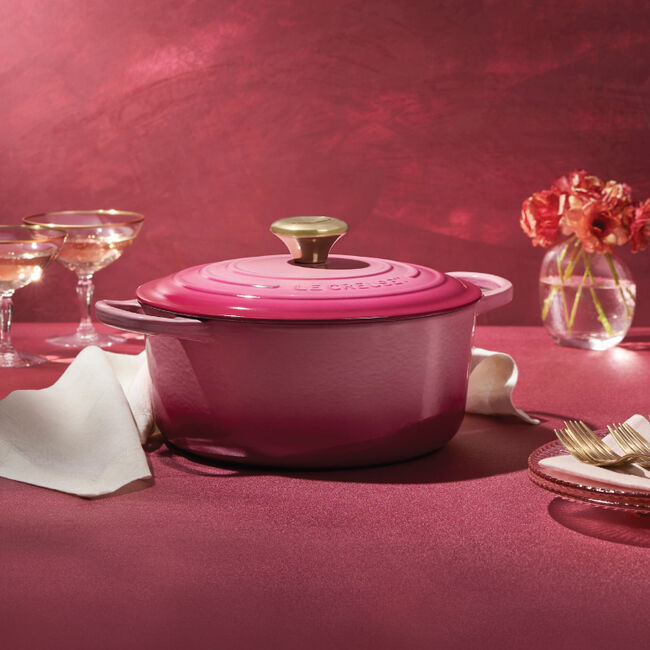 Signature Round Dutch Oven